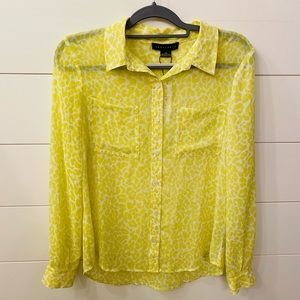 Women’s Sanctuary Blouse. NWT! Vibrant yellow animal print. Size XS.